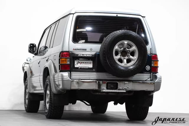 1995 Mitsubishi Pajero JDM car for sale — photo 6 of 25