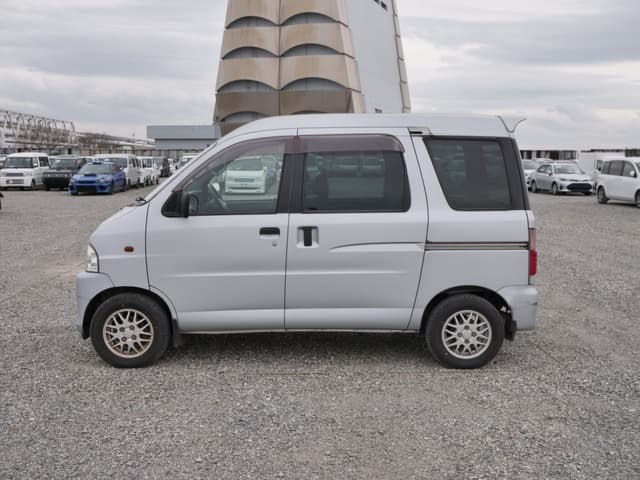 2001 Daihatsu Atrai JDM car for sale — photo 8 of 25