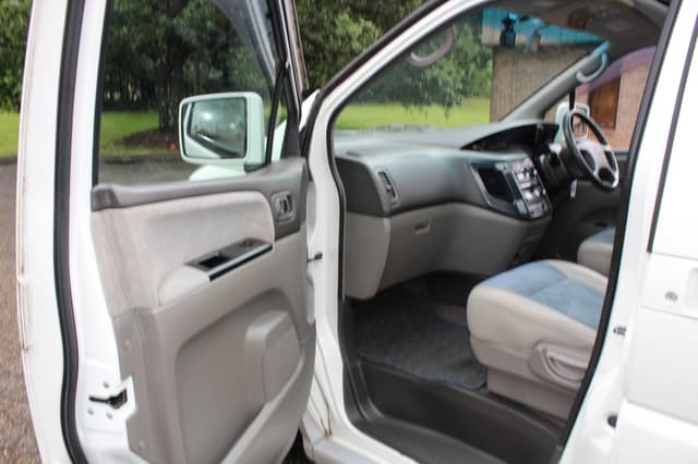 1998 Nissan Caravan JDM car for sale — photo 24 of 25