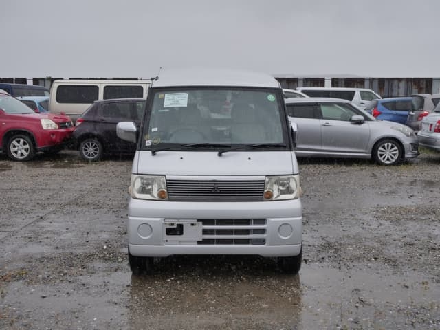 2002 Mitsubishi Town Box JDM car for sale — photo 2 of 25