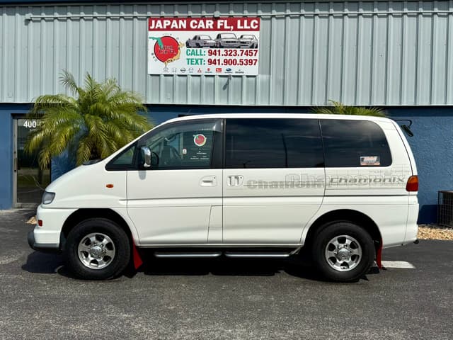 2000 Mitsubishi Delica JDM car for sale — photo 4 of 24
