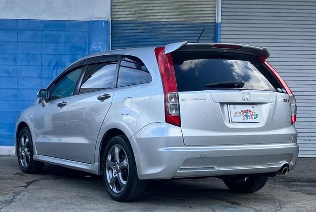 2009 Honda Stream JDM car for sale — photo 4 of 25