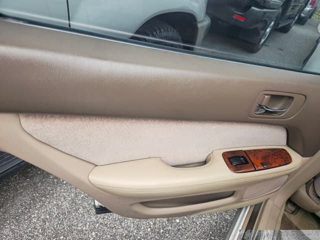 1995 Toyota Celsior JDM car for sale — photo 33 of 44