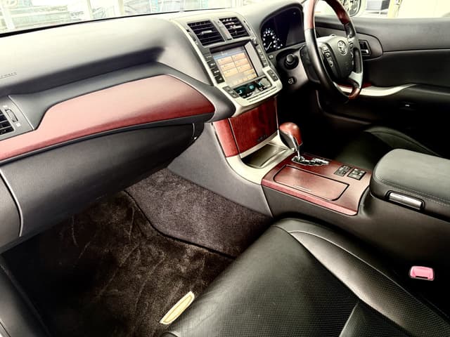 2010 Toyota Majesta JDM car for sale — photo 5 of 5