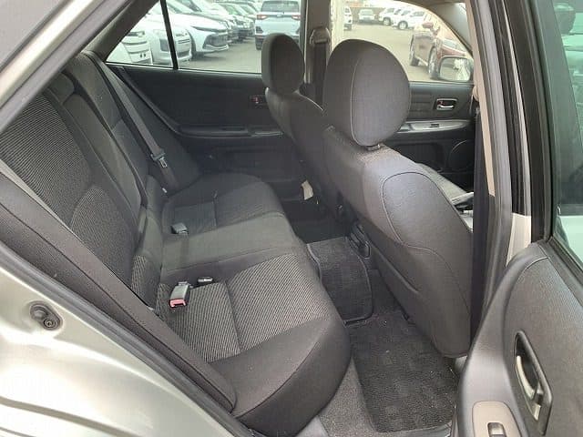 2001 Toyota Altezza JDM car for sale — photo 9 of 13