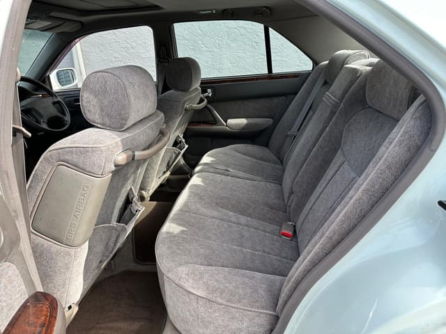 1996 Nissan Cima JDM car for sale — photo 5 of 19