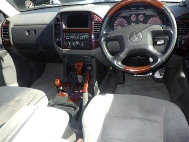 2000 Mitsubishi Pajero JDM car for sale — photo 3 of 7