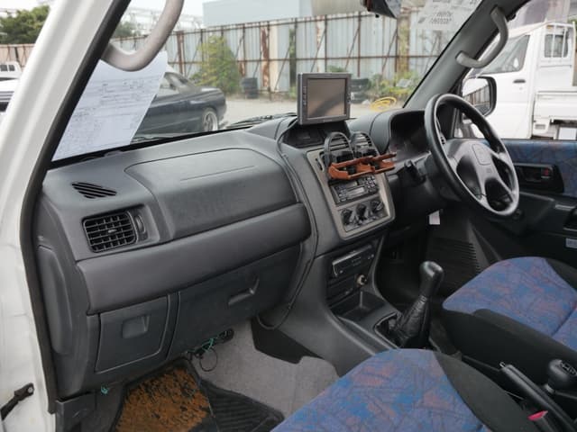 1999 Mitsubishi Pajero JDM car for sale — photo 23 of 25