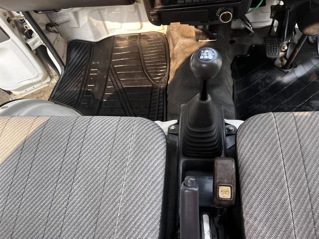 1993 Daihatsu Hijet JDM car for sale — photo 22 of 25