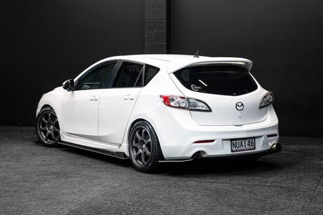 2010 Mazda Axela JDM car for sale — photo 4 of 19