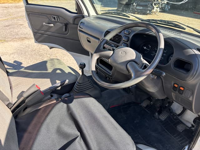 1998 Daihatsu Hijet JDM car for sale — photo 21 of 25