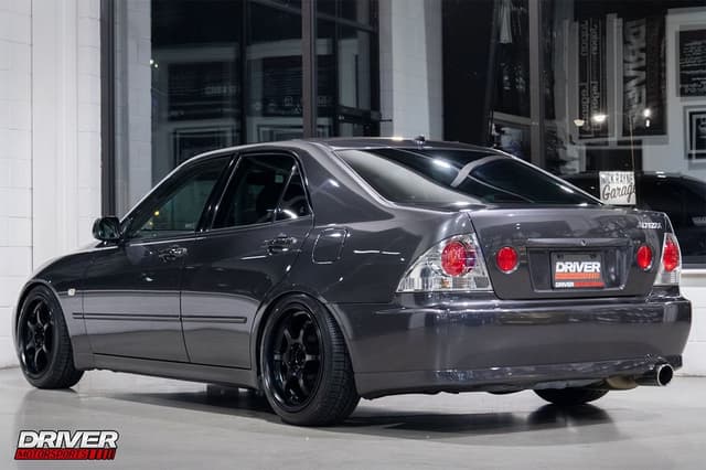 1999 Toyota Altezza JDM car for sale — photo 8 of 25