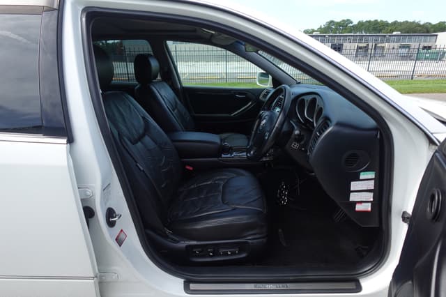 2001 Toyota Aristo JDM car for sale — photo 12 of 19