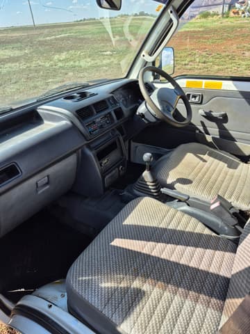 2000 Daihatsu Hijet JDM car for sale — photo 12 of 15