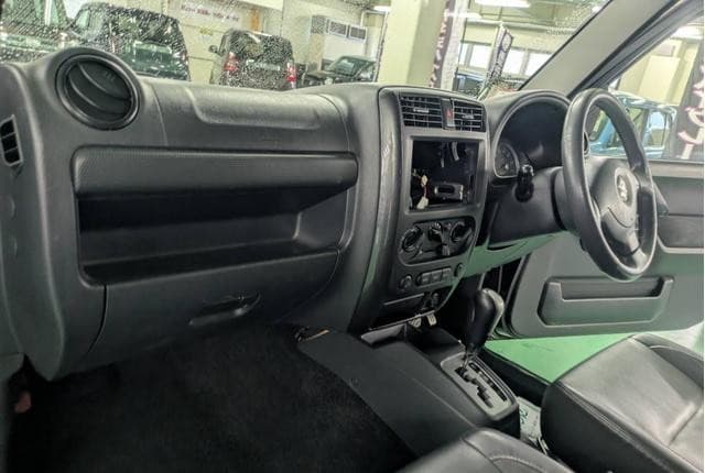 2011 Suzuki Jimny JDM car for sale — photo 11 of 25