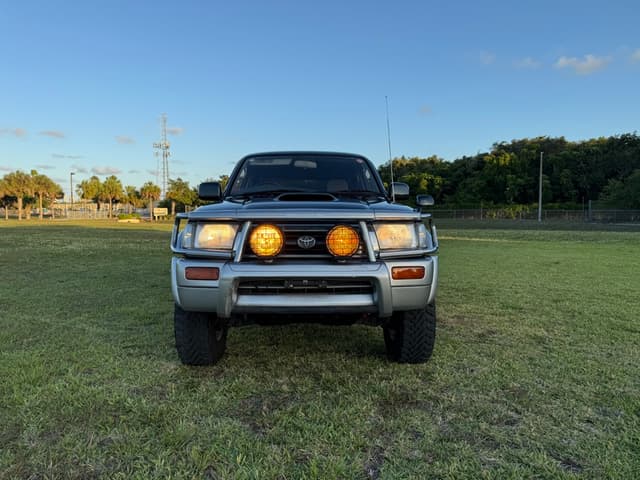 1996 Toyota Hilux Surf JDM car for sale — photo 7 of 47