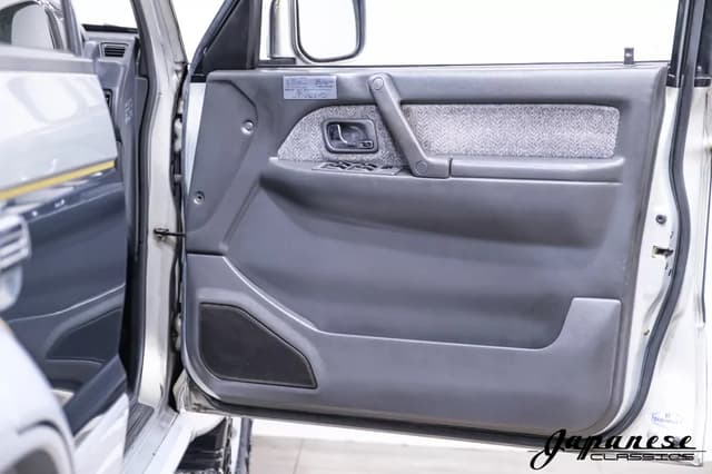 1994 Mitsubishi Pajero JDM car for sale — photo 19 of 25