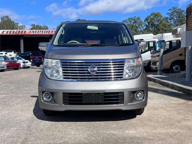 2008 Nissan Elgrand JDM car for sale — photo 2 of 16