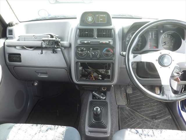 1995 Mitsubishi Pajero Mini JDM car for sale — photo 13 of 25