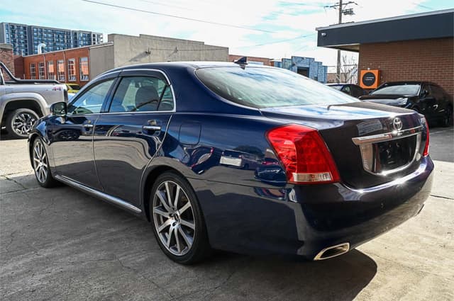 2011 Toyota Crown JDM car for sale — photo 8 of 25