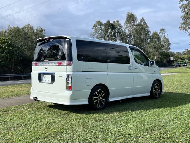 2004 Nissan Elgrand JDM car for sale — photo 6 of 16