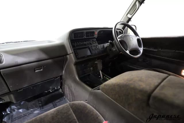 1995 Toyota HiAce JDM car for sale — photo 9 of 25
