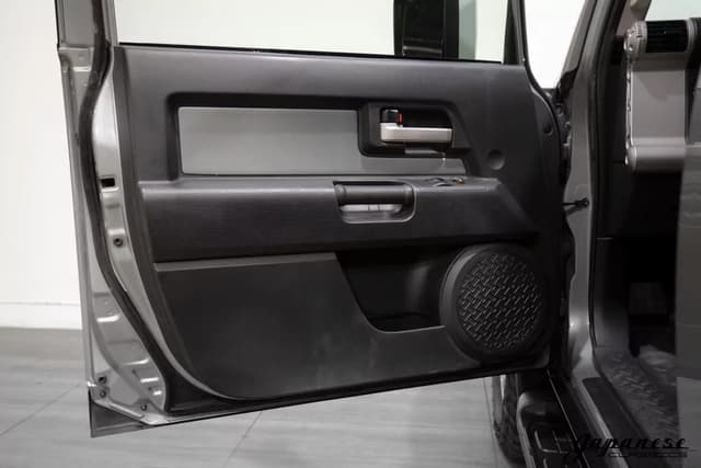 2010 Toyota Fj Cruiser JDM car for sale — photo 19 of 25