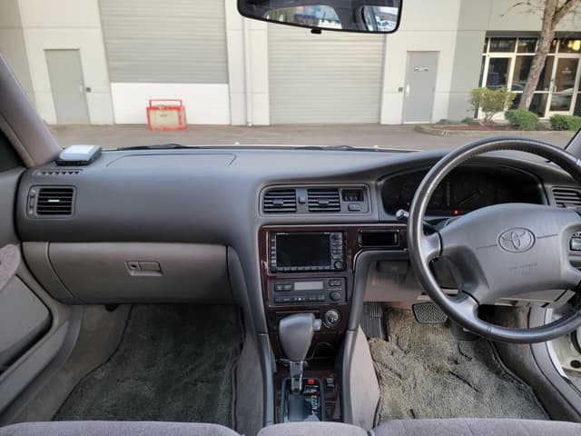1997 Toyota Cresta JDM car for sale — photo 9 of 11