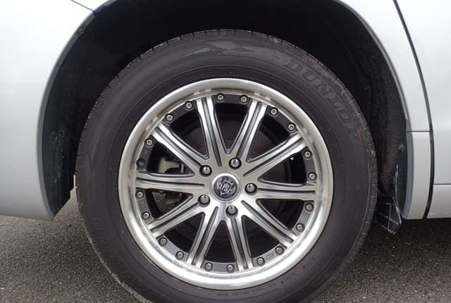 2009 Toyota Vellfire JDM car for sale — photo 11 of 25
