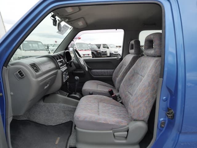 2002 Suzuki Jimny JDM car for sale — photo 24 of 25