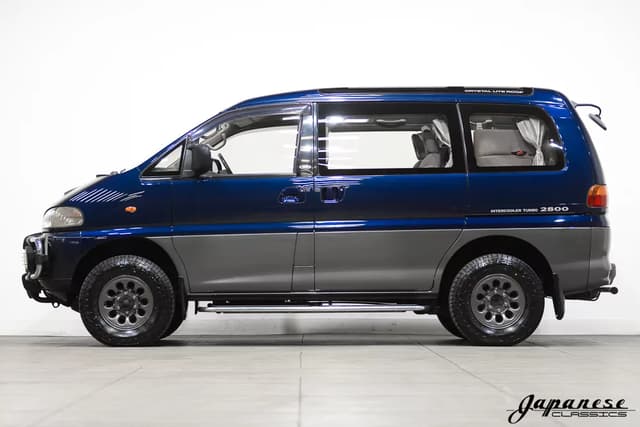 1994 Mitsubishi Delica JDM car for sale — photo 4 of 25