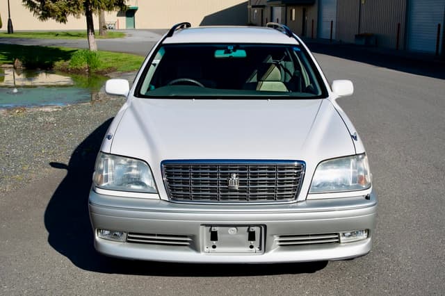 2000 Toyota Crown JDM car for sale — photo 2 of 25