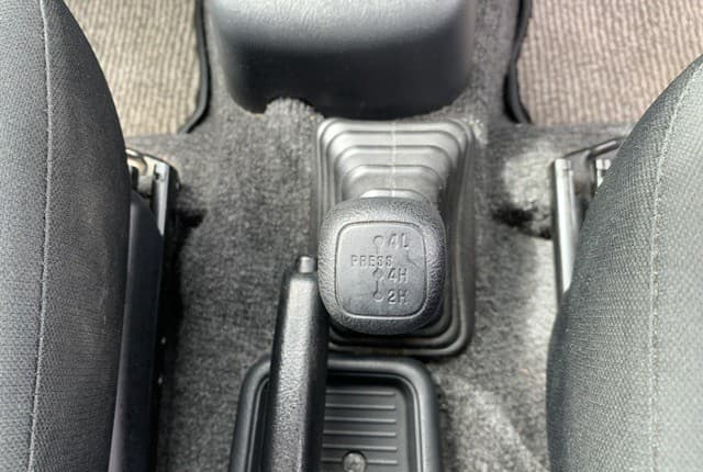 2008 Mitsubishi Pajero Mini JDM car for sale — photo 17 of 25