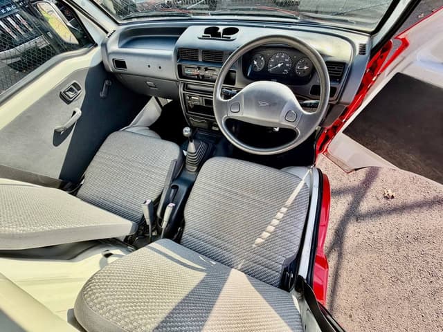 2000 Daihatsu Hijet JDM car for sale — photo 17 of 25