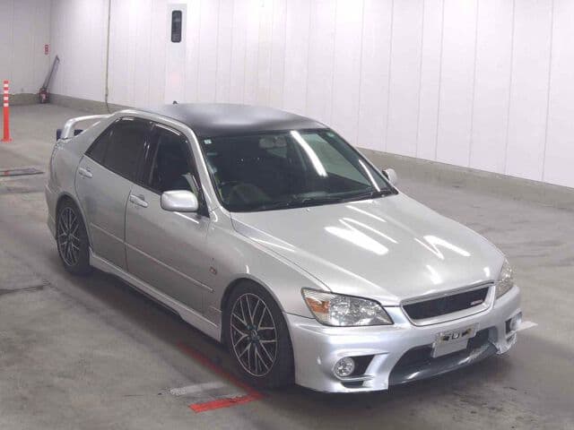 1999 Toyota Altezza JDM car for sale — photo 4 of 6
