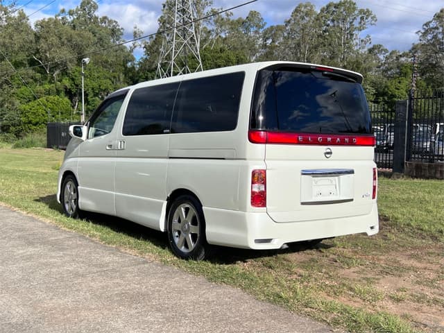 2007 Nissan Elgrand JDM car for sale — photo 8 of 16