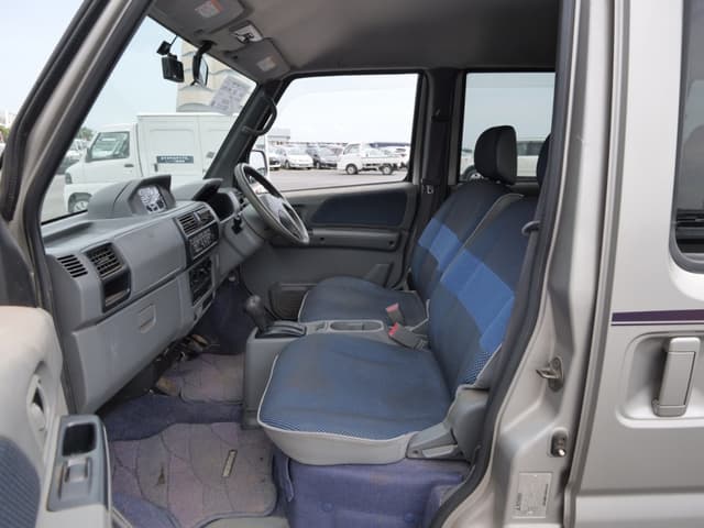 2001 Mitsubishi Town Box JDM car for sale — photo 23 of 25