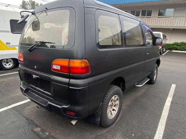 1994 Mitsubishi Delica JDM car for sale — photo 5 of 16