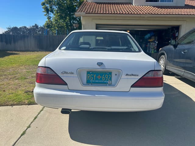 1996 Nissan Gloria JDM car for sale — photo 7 of 8