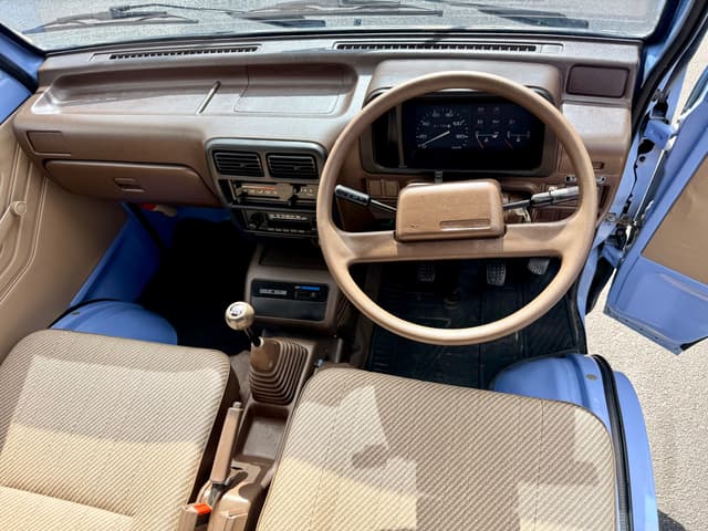 1992 Daihatsu Hijet JDM car for sale — photo 19 of 21