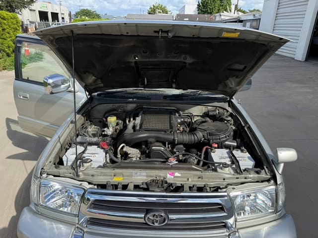 1999 Toyota Hilux Surf JDM car for sale — photo 13 of 13