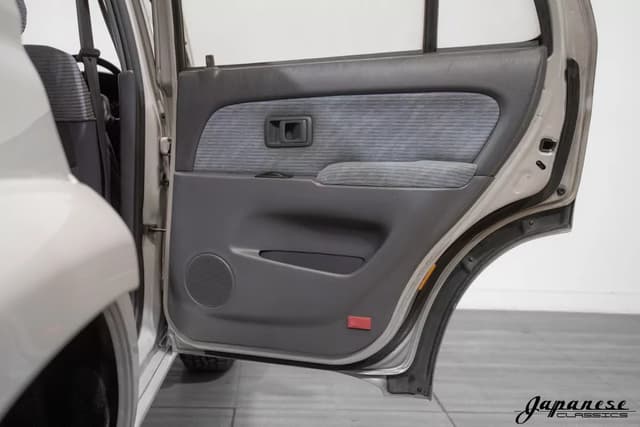 1996 Toyota Hilux Surf JDM car for sale — photo 21 of 25
