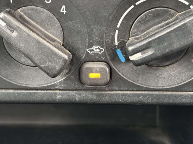 2000 Mitsubishi Minicab JDM car for sale — photo 11 of 25