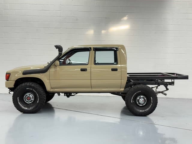 1991 Toyota Hilux JDM car for sale — photo 16 of 25