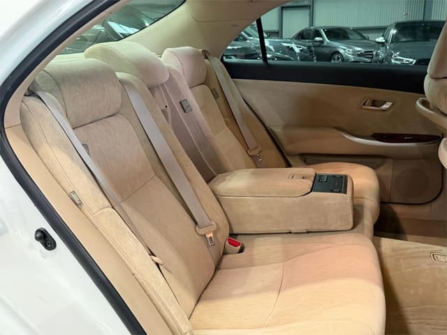 2010 Toyota Crown JDM car for sale — photo 17 of 21