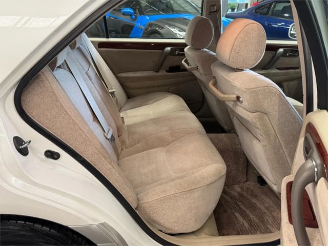 1999 Toyota Crown JDM car for sale — photo 12 of 19