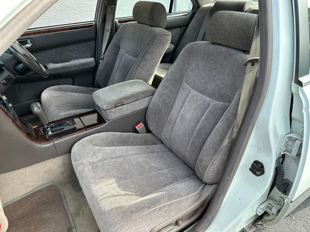 1996 Nissan Cima JDM car for sale — photo 8 of 19