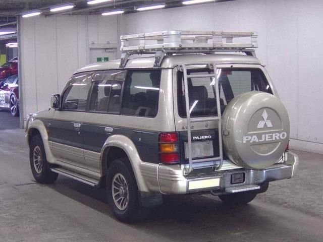 1991 Mitsubishi Pajero JDM car for sale — photo 2 of 5