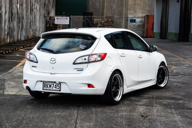 2012 Mazda Axela JDM car for sale — photo 4 of 18