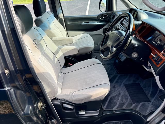 2000 Mitsubishi Delica JDM car for sale — photo 14 of 25